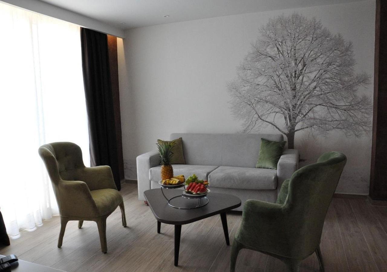 Hotel Maren Дуррес Екстер'єр фото