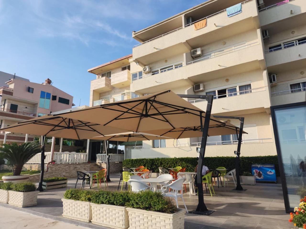 Hotel Maren Дуррес Екстер'єр фото