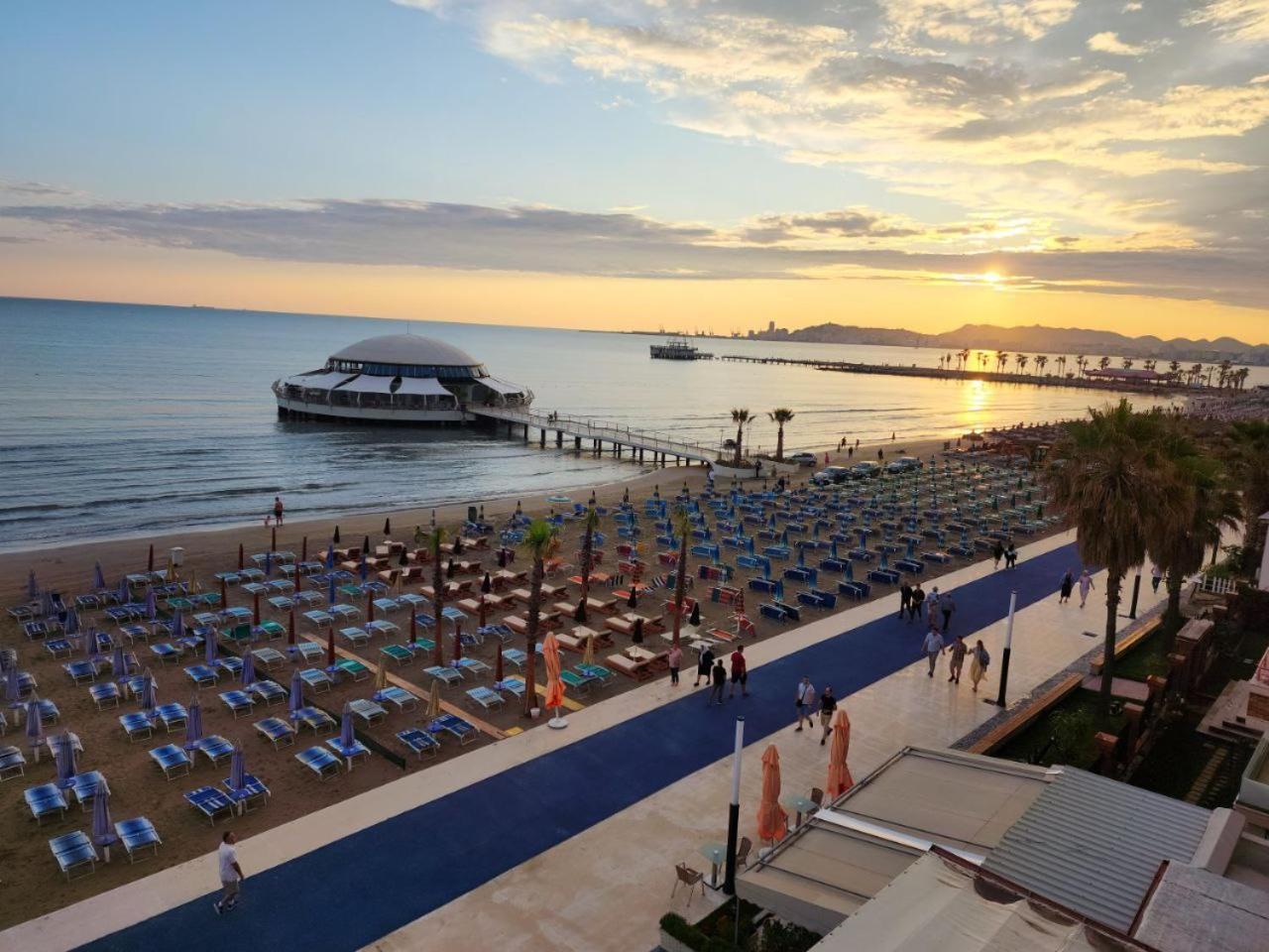 Hotel Maren Дуррес Екстер'єр фото