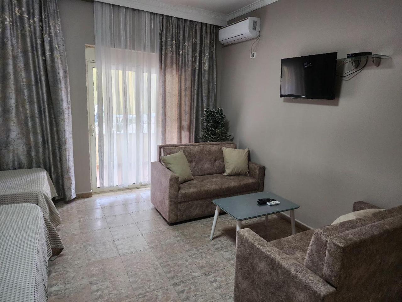 Hotel Maren Дуррес Екстер'єр фото